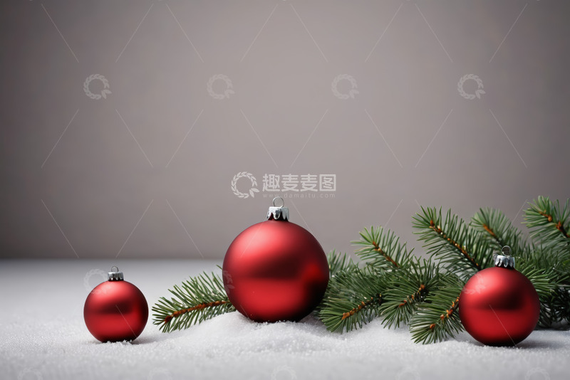 高清大图下载【趣麦麦图】圣诞装饰红色球与松枝雪景