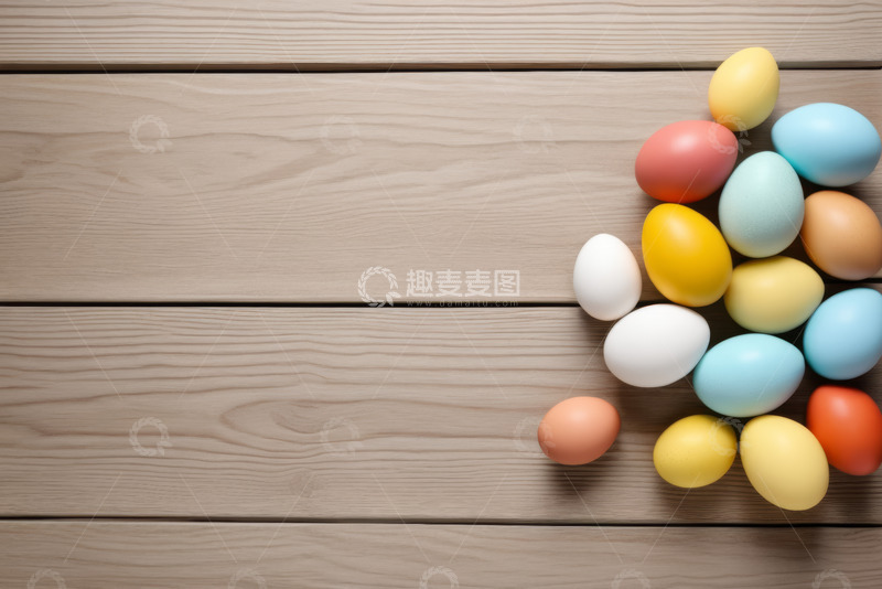 高清大图下载【趣麦麦图】木质背景上多彩装饰鸡蛋