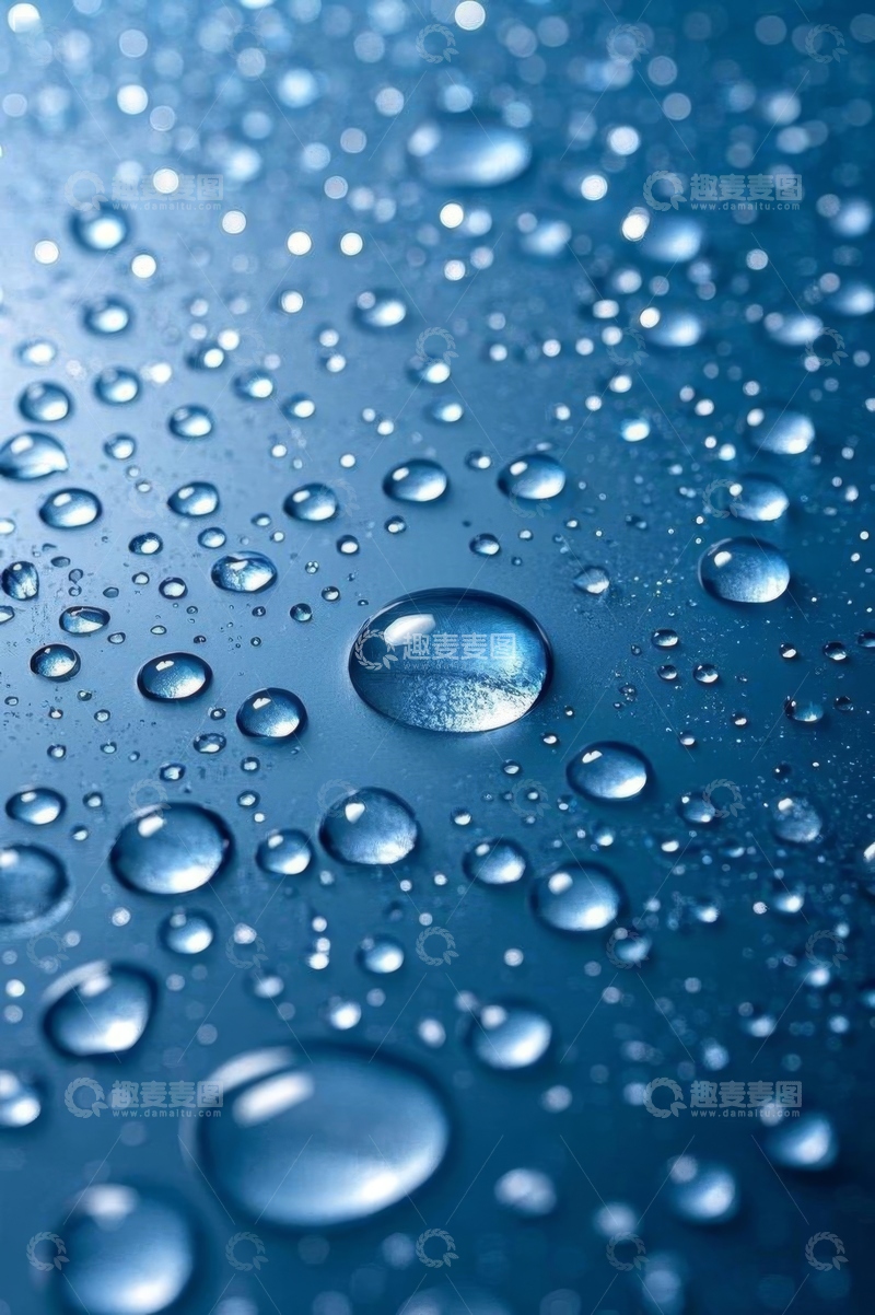 高清大图下载【趣麦麦图】蓝色表面上的水滴微距画面