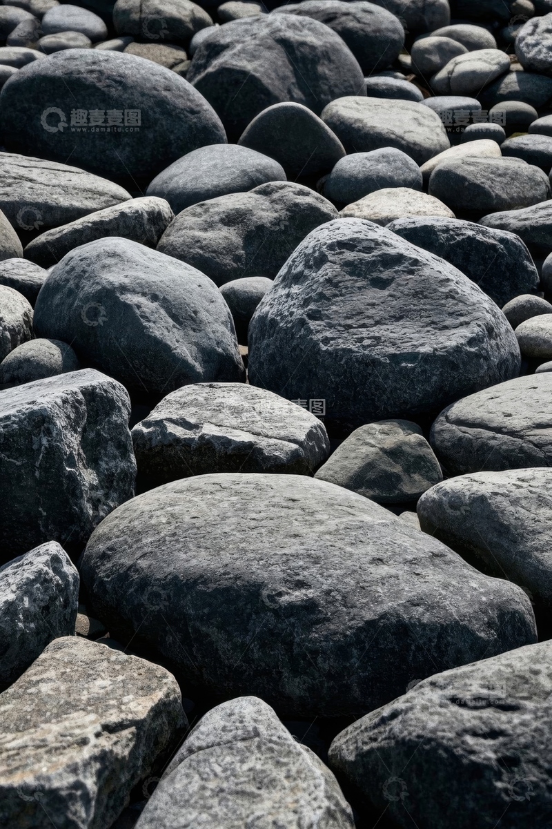 高清大图下载【趣麦麦图】海滩上的石头特写