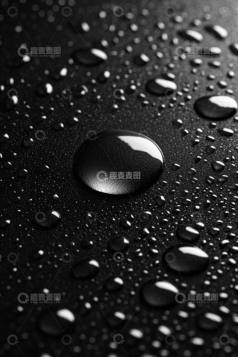 高清大图下载【趣麦麦图】黑色背景上的水滴特写
