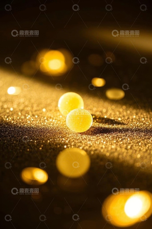 金色背景上的黄色球体特写