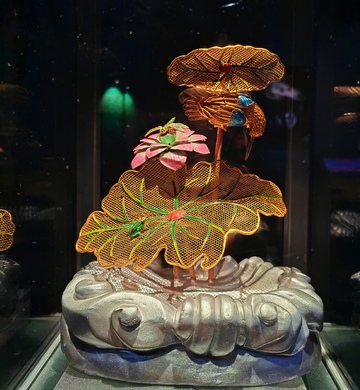 金属丝编织花卉艺术品