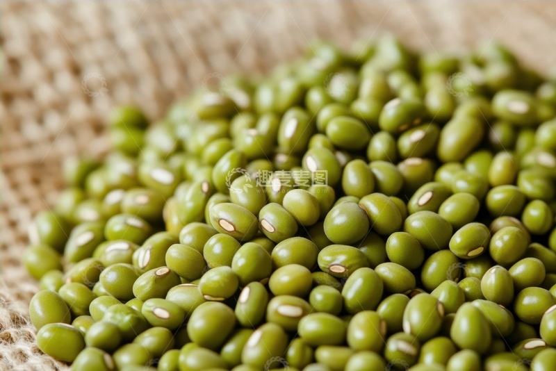 高清大图下载【趣麦麦图】一堆绿豆粮食美食