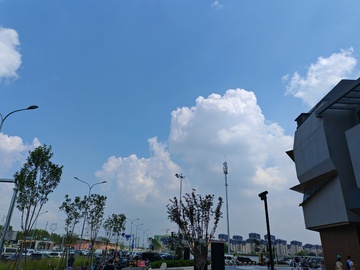 蓝天白云城市风光摄影