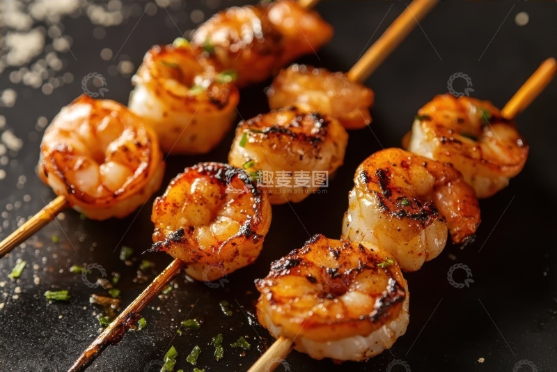 高清大图下载【趣麦麦图】三串铁盘烤虾仁
