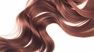 柔顺棕红色波浪头发