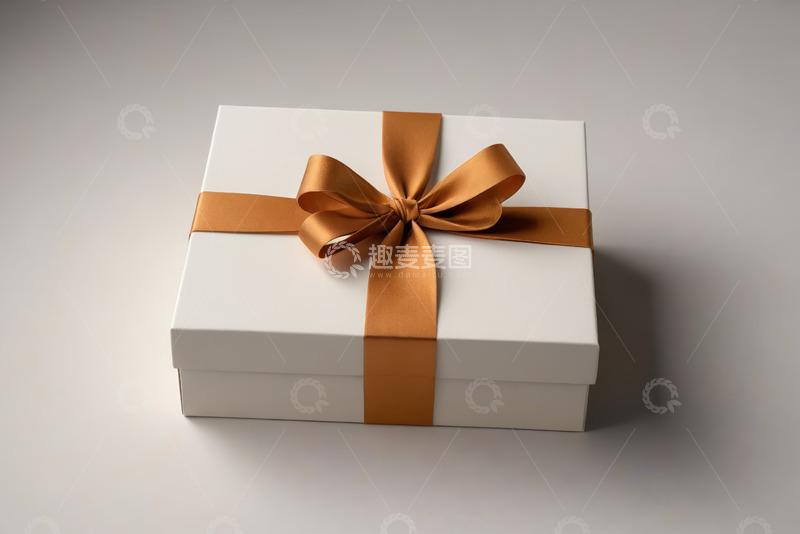 高清大图下载【趣麦麦图】白色礼盒配金色蝴蝶结