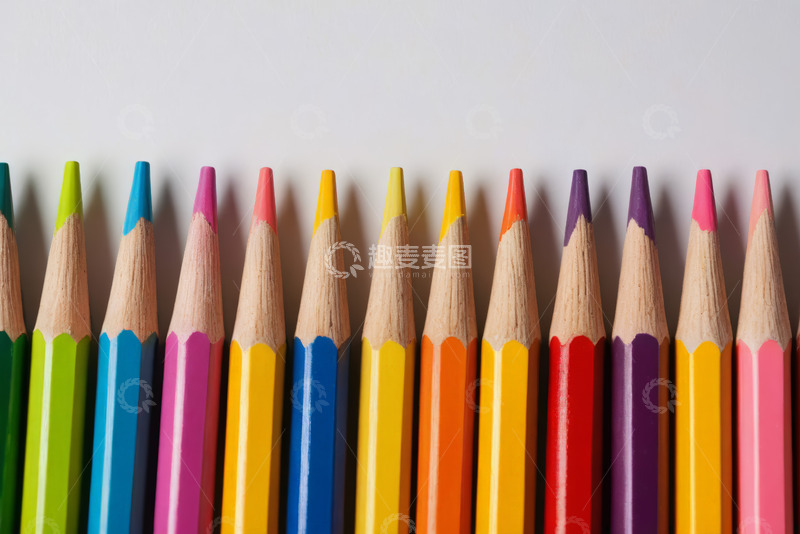 高清大图下载【趣麦麦图】彩色铅笔整齐排列