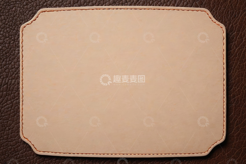 高清大图下载【趣麦麦图】棕色皮革背景上的浅色皮革制品