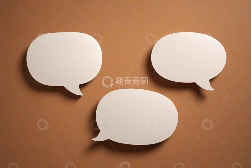 高清大图下载【趣麦麦图】棕色背景上的白色对话气泡