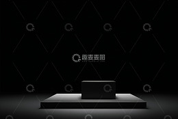 黑色背景下的白色展示台