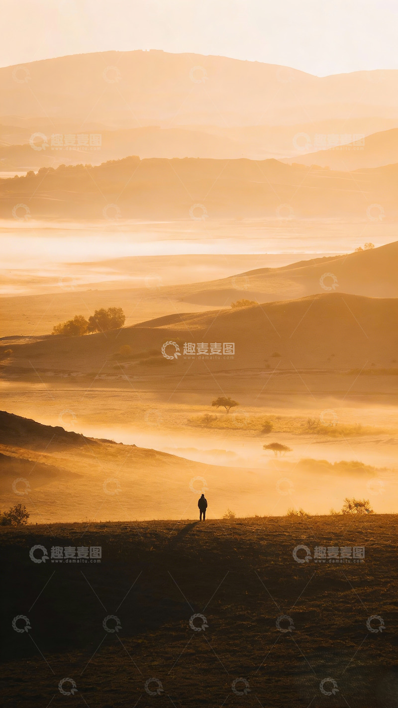 高清大图下载【趣麦麦图】晨光中的孤独身影