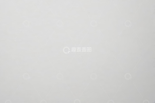 纯白色背景画面