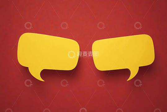 红色背景上的黄色对话气泡