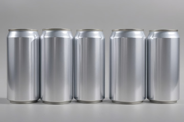 银色铝制饮料罐特写