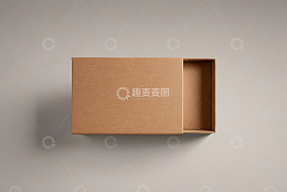 打开的棕色纸板包装盒