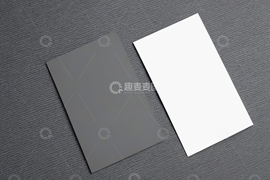 灰色背景上的黑白卡纸素材