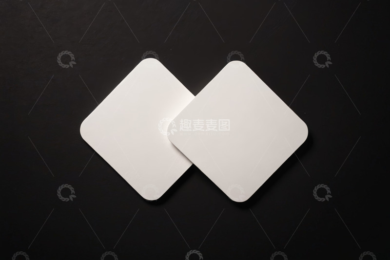 高清大图下载【趣麦麦图】黑色背景上的白色方形物体