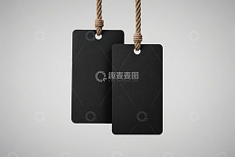悬挂的黑色空白标签
