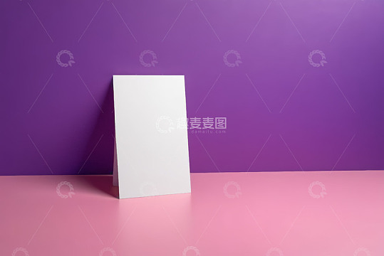 紫色背景粉色台面空白卡片
