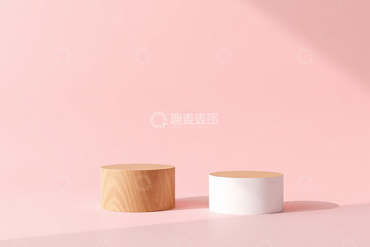 粉色背景下的木质与白色圆台