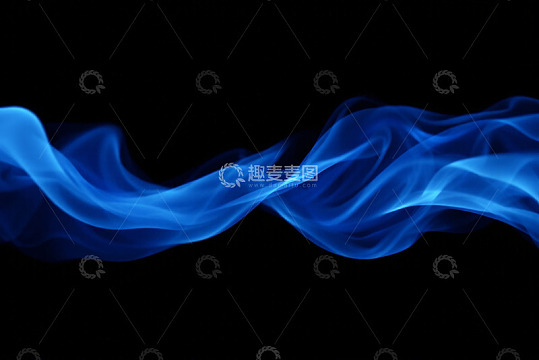 黑色背景蓝色烟雾飘动画面