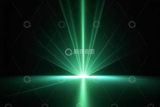 黑色背景绿色激光束