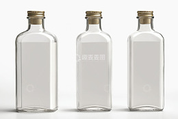 三个透明玻璃瓶装液体素材