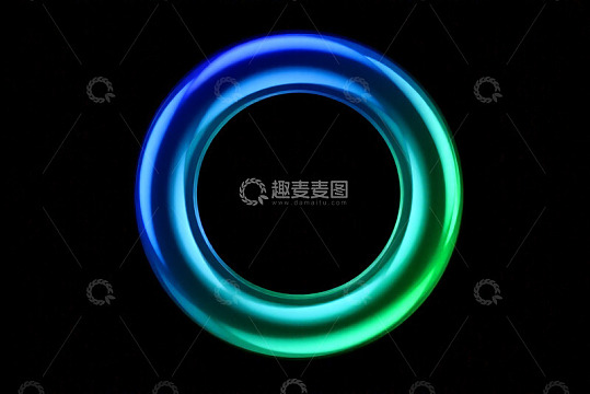 黑色背景下发光彩色圆环
