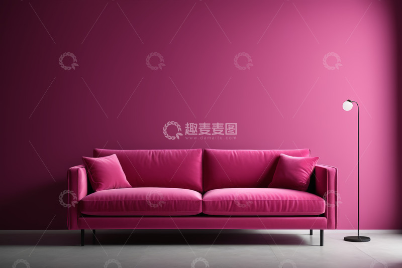 高清大图下载【趣麦麦图】玫红色沙发搭配落地灯室内场景