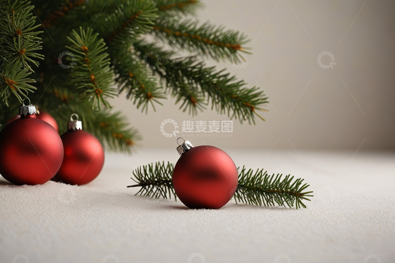 高清大图下载【趣麦麦图】圣诞红彩球与松枝装饰