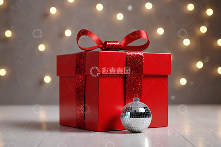 红色礼品盒配迪斯科球装饰