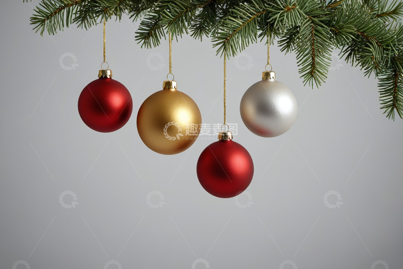 高清大图下载【趣麦麦图】圣诞树上悬挂的彩色装饰球