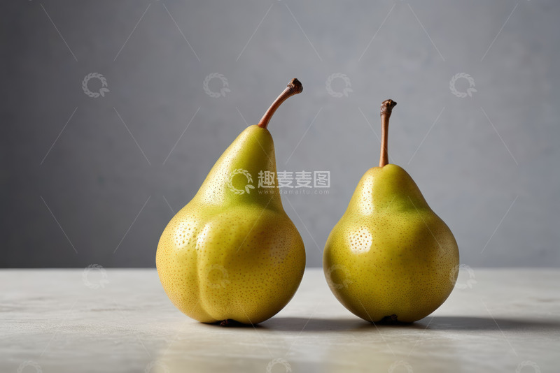 高清大图下载【趣麦麦图】两个黄绿色梨子静物特写