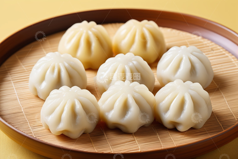高清大图下载【趣麦麦图】竹制托盘上的美味小笼包