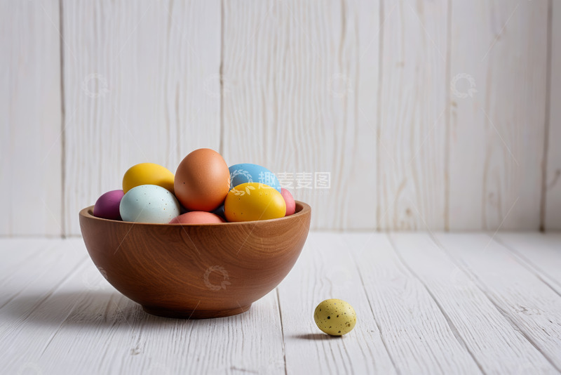 高清大图下载【趣麦麦图】木碗中多彩装饰鸡蛋
