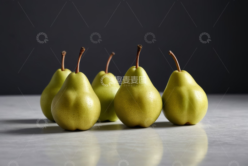 高清大图下载【趣麦麦图】五个黄绿色梨子静物特写