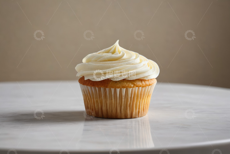 高清大图下载【趣麦麦图】白色奶油纸杯蛋糕特写