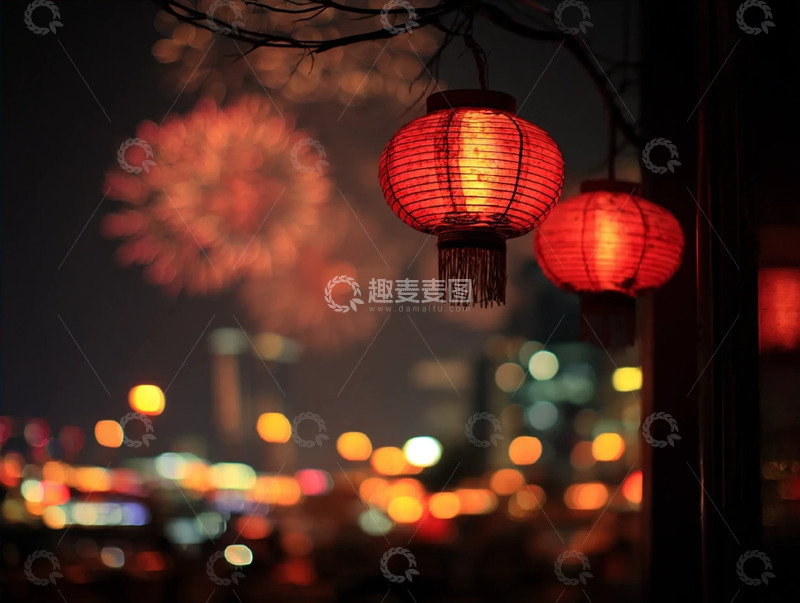 高清大图下载【趣麦麦图】红灯笼与烟花交织的新年夜城景