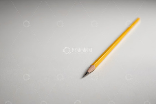 黄色铅笔特写素材