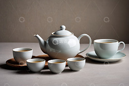 白色瓷器茶具摆拍