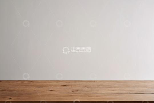 白色背景下的木质桌面