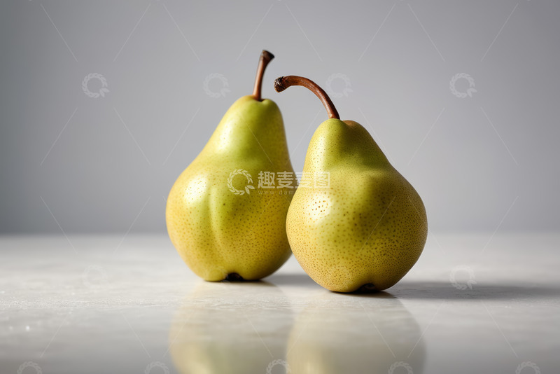 高清大图下载【趣麦麦图】两个黄绿色梨子静物特写