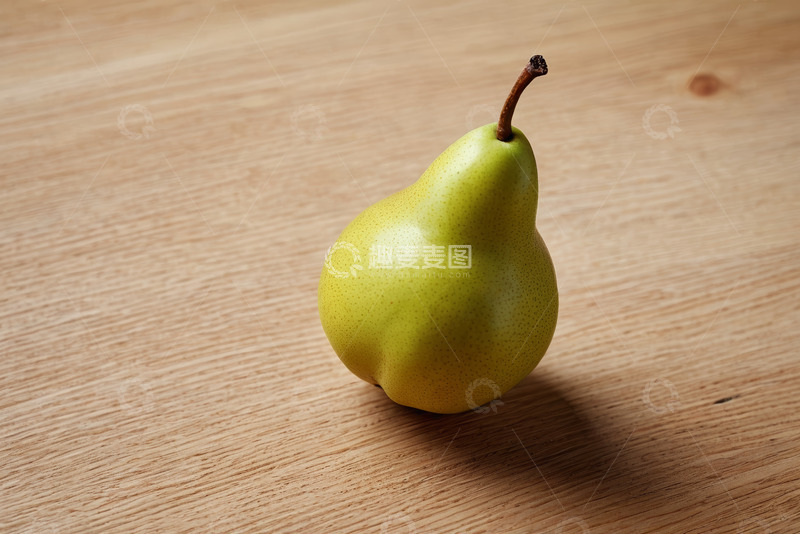 高清大图下载【趣麦麦图】木桌上的新鲜梨