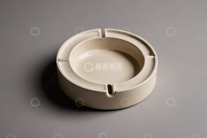 高清大图下载【趣麦麦图】米色陶瓷烟灰缸特写