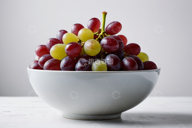 高清大图下载【趣麦麦图】白碗中盛放的多彩葡萄