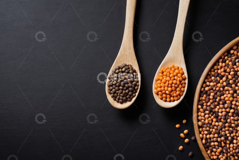 高清大图下载【趣麦麦图】木勺中的谷物种子特写