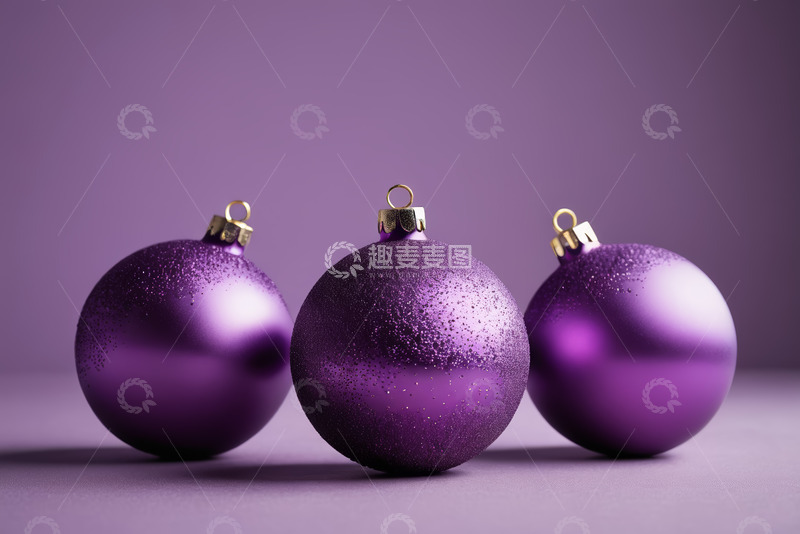 高清大图下载【趣麦麦图】紫色圣诞装饰球特写