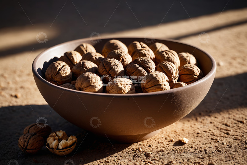 高清大图下载【趣麦麦图】碗中摆放的新鲜核桃